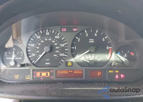 2002 BMW 325Xi z USA, uszkodzony, nr VIN WBAEU33442PF69065